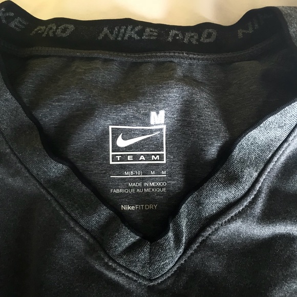 Nike workout top dry fit. - Picture 3 of 5
